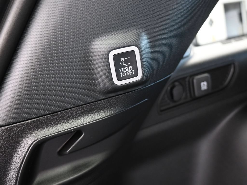 Used 2026 Jeep Grand Cherokee Limited RWD image 32