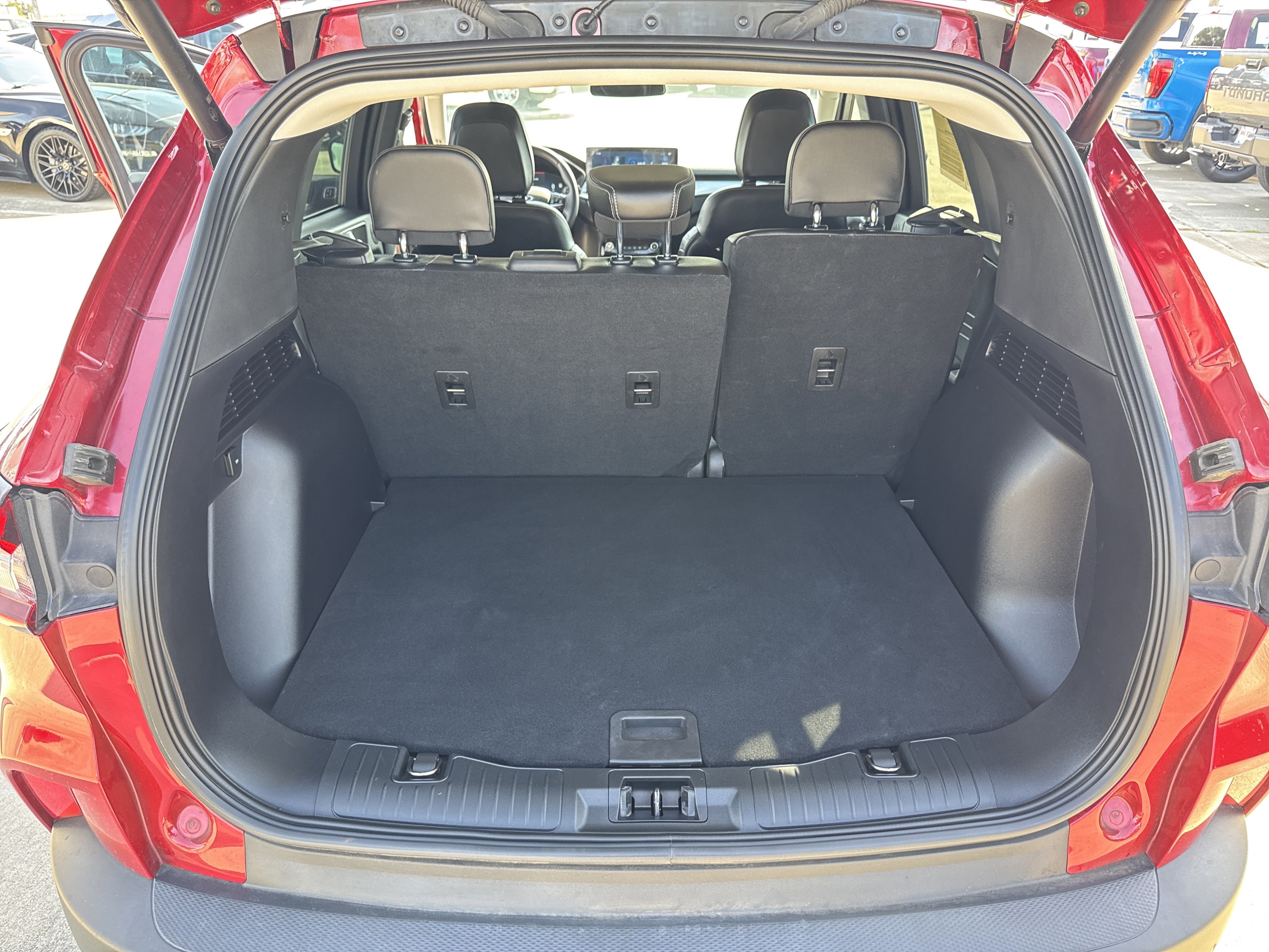 Used 2023 Ford Escape Platinum w/ Premium Technology Package image 30