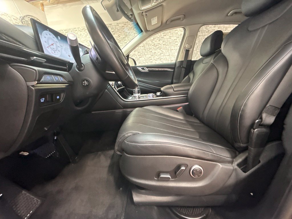 Used 2025 Genesis GV80 2.5T Standard AWD/4WD image 24