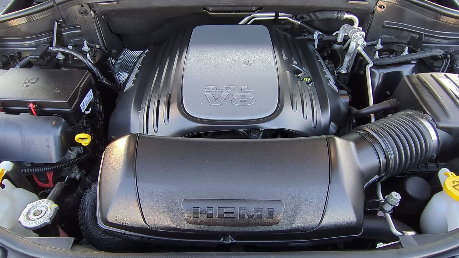 Used 2023 Dodge Durango R/T w/ Hemi Orange Plus Package image 17