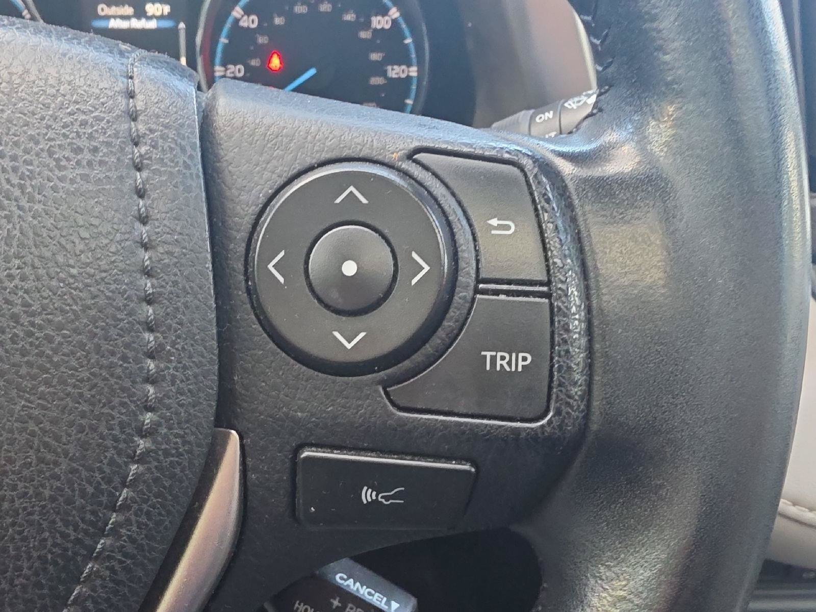 Used 2018 Toyota RAV4 Limited AWD/4WD image 16