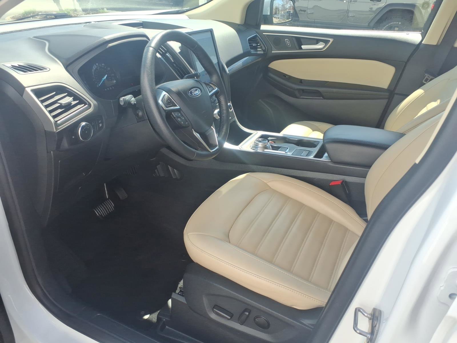 Certified 2024 Ford Edge SEL w/ Convenience Package AWD/4WD image 12