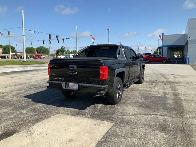 Used 2017 Chevrolet Silverado 1500 LT w/ Midnight Edition AWD/4WD image 7
