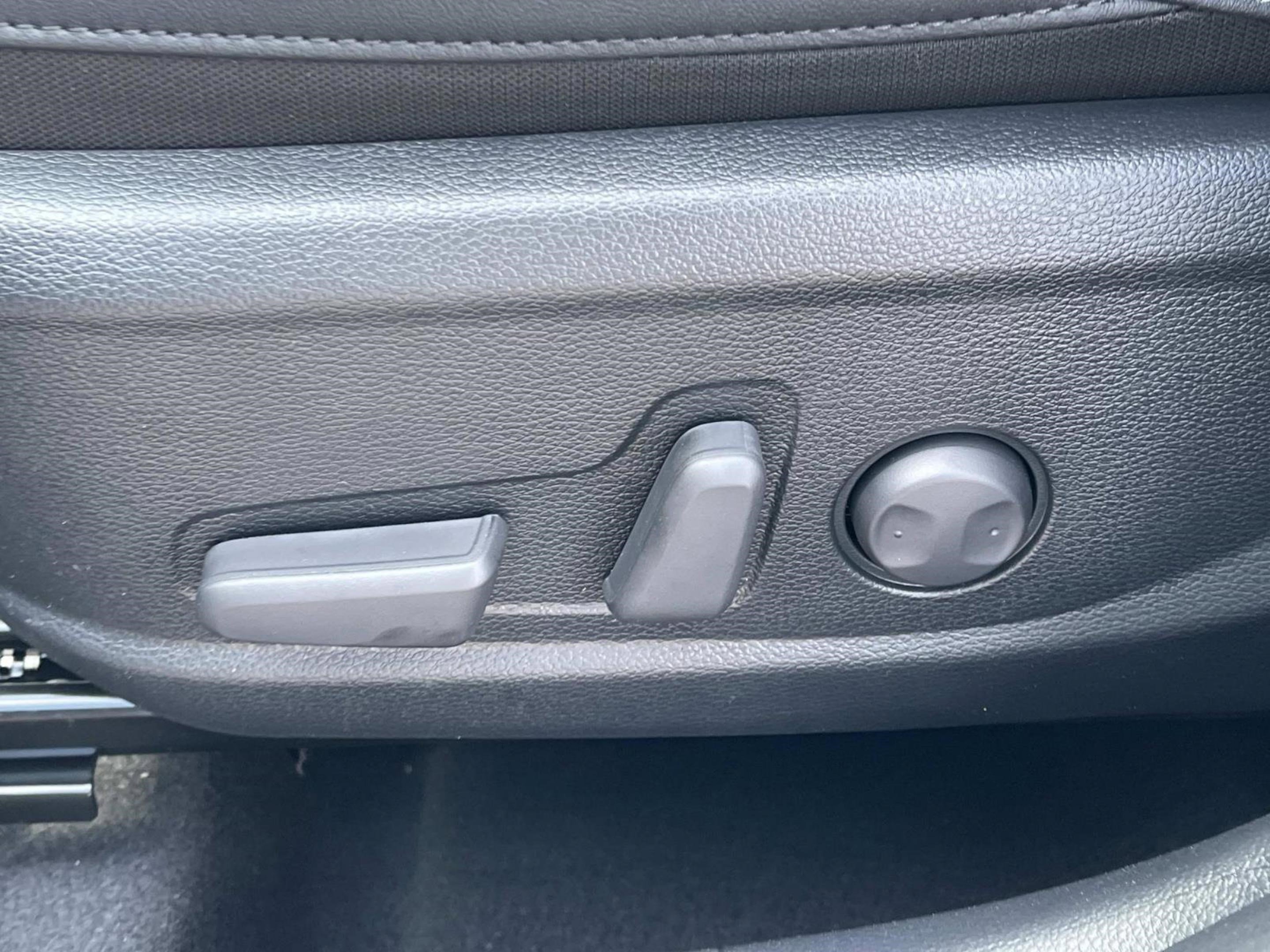 New 2026 Kia Seltos EX image 21