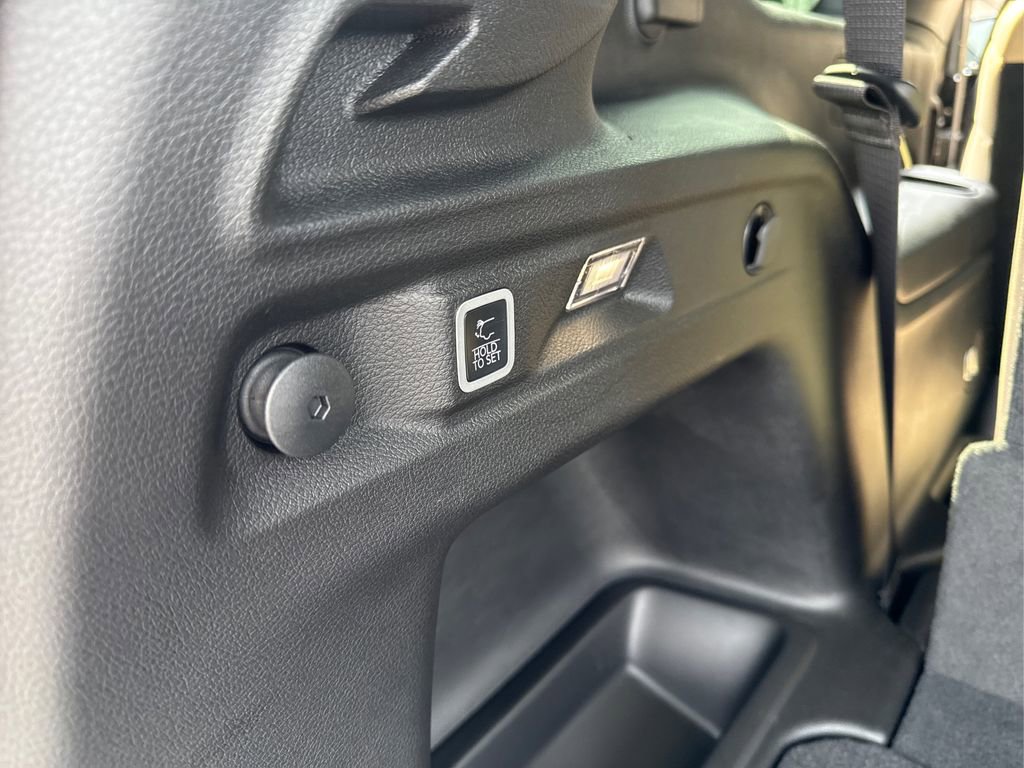 Used 2025 Jeep Grand Cherokee L Limited w/ Luxury Tech Group II image 14