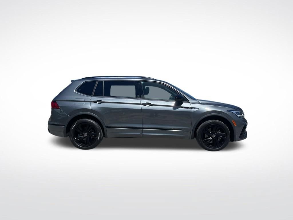 Used 2023 Volkswagen Tiguan SE R-Line FWD image 4