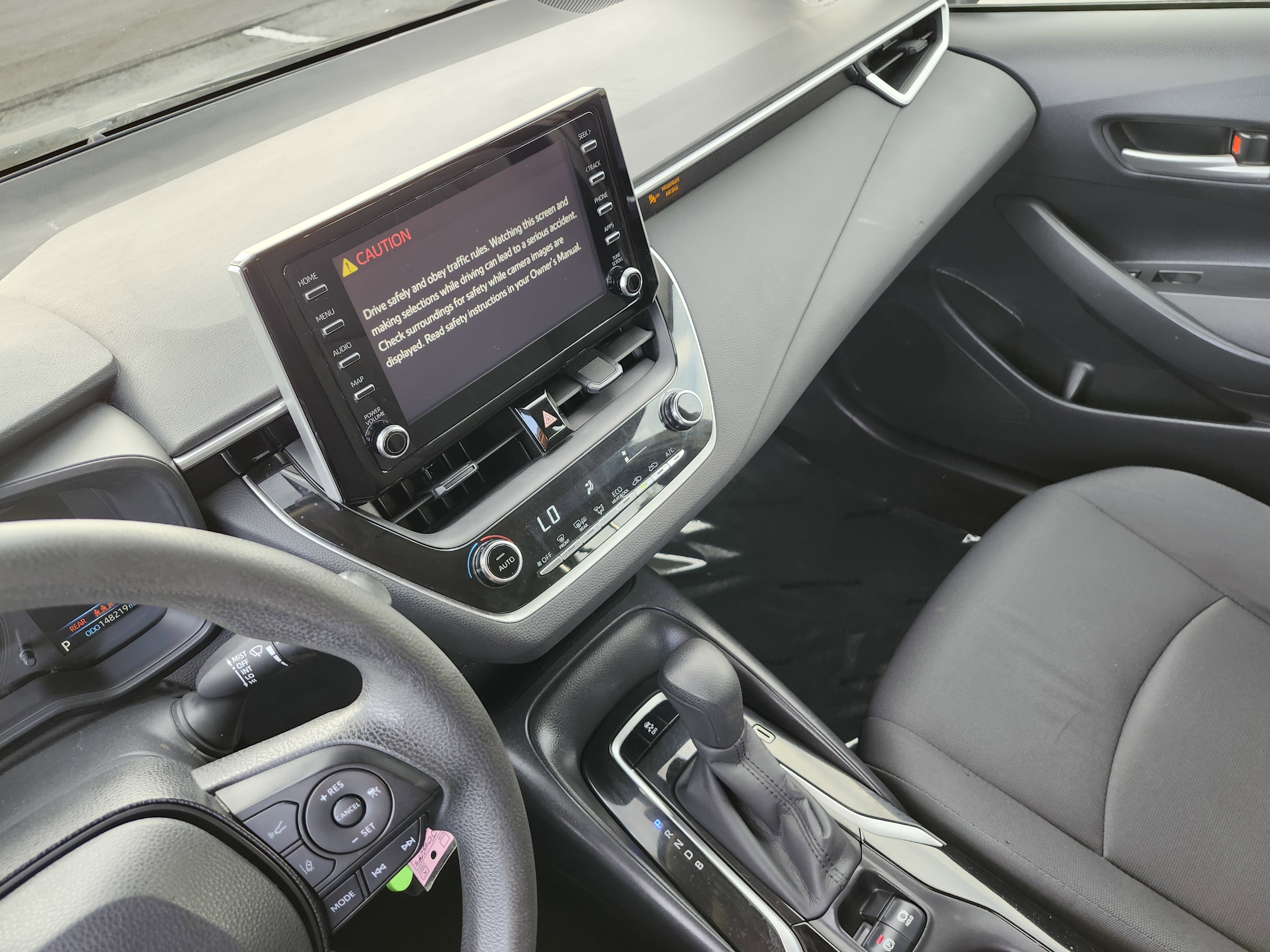 Used 2020 Toyota Corolla LE FWD image 25