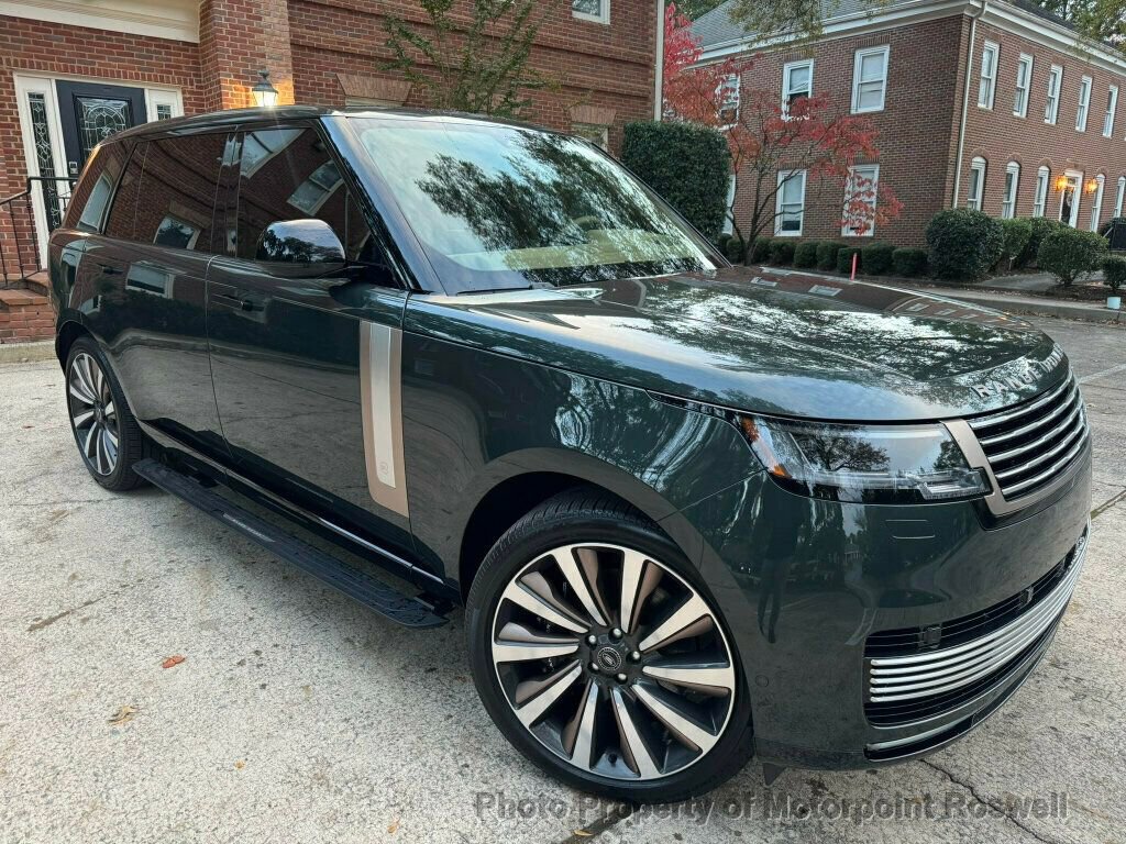 Used 2025 Land Rover Range Rover SV AWD/4WD image 5