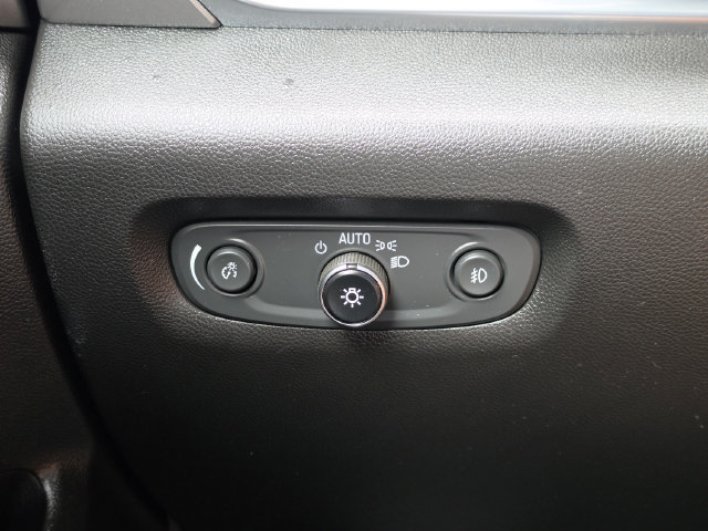 Used 2020 Chevrolet Traverse LT w/ LPO, Floor Liner Package FWD image 38