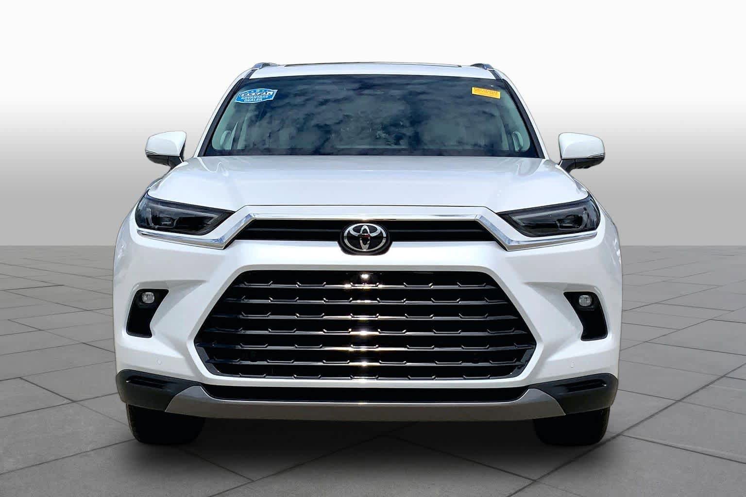 Used 2026 Toyota Grand Highlander FWD image 4