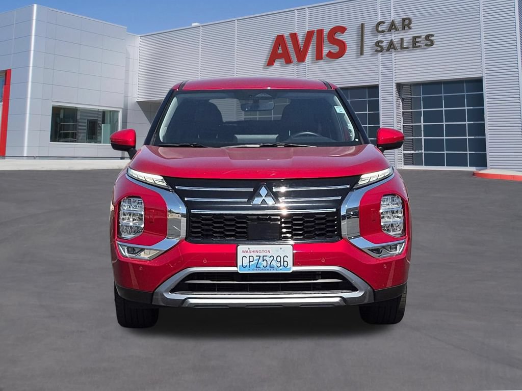 Used 2025 Mitsubishi Outlander SE AWD/4WD image 2