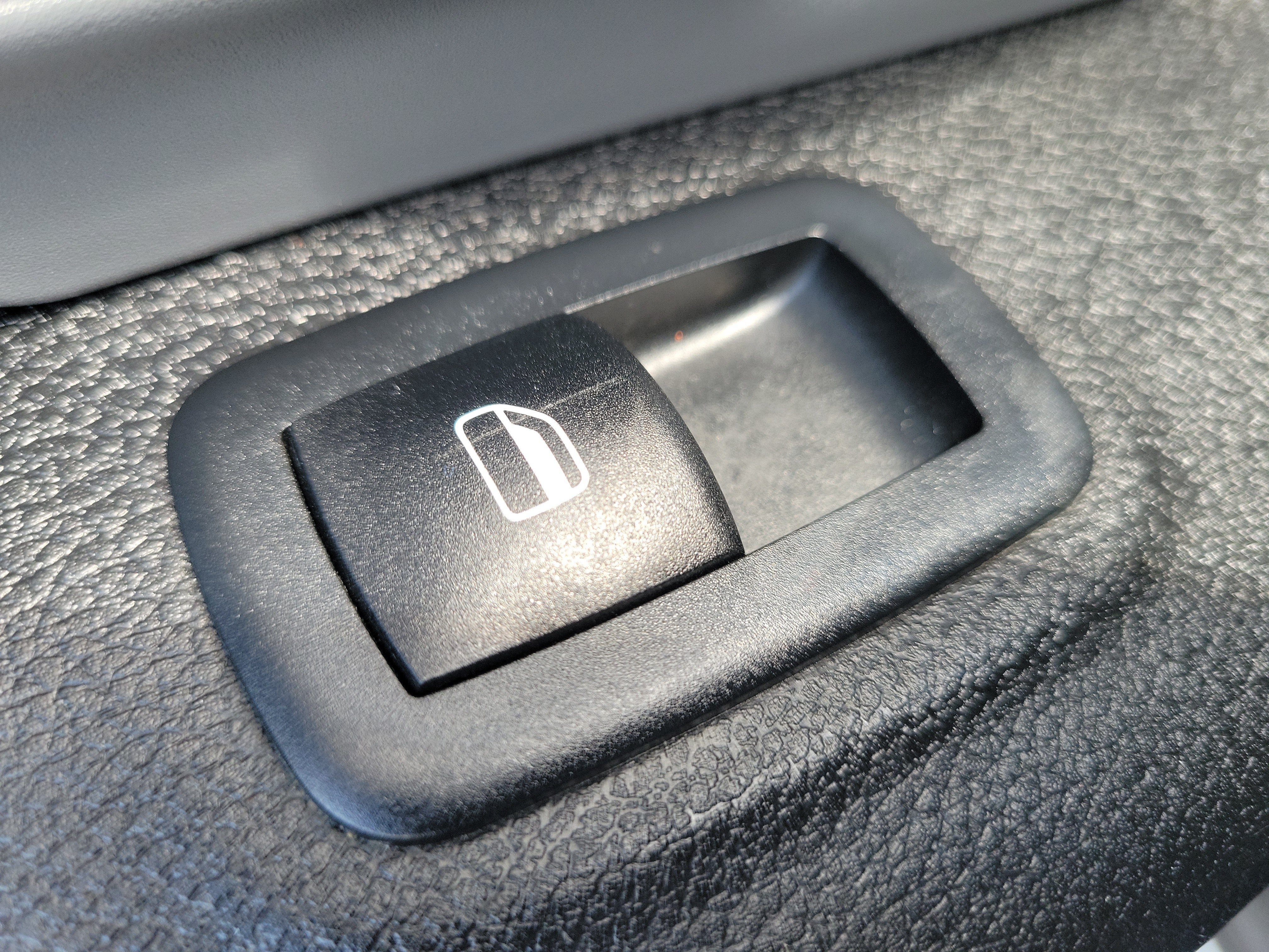 Used 2022 RAM 1500 Classic SLT AWD/4WD image 15