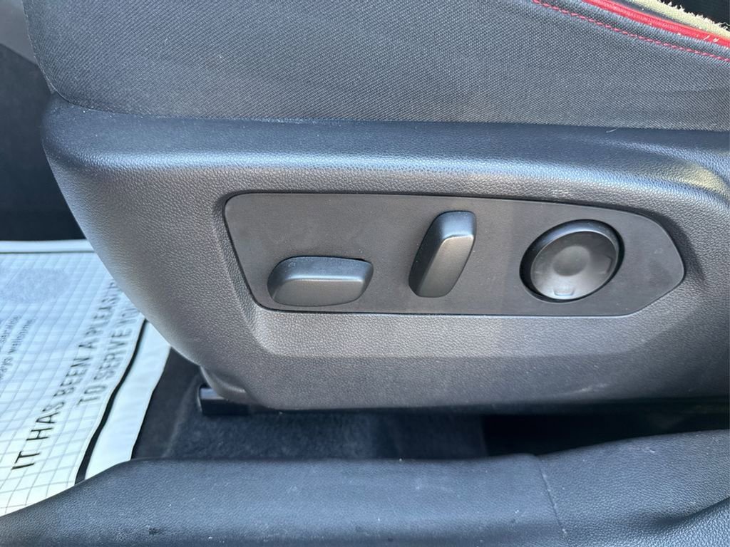 Used 2022 Buick Envision Essence w/ Technology Package II image 43