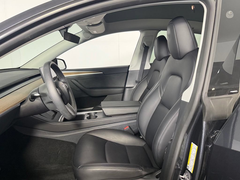 Used 2025 Tesla Model Y Long Range RWD image 19