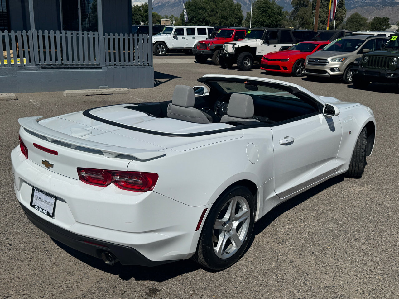Used 2023 Chevrolet Camaro LT image 15