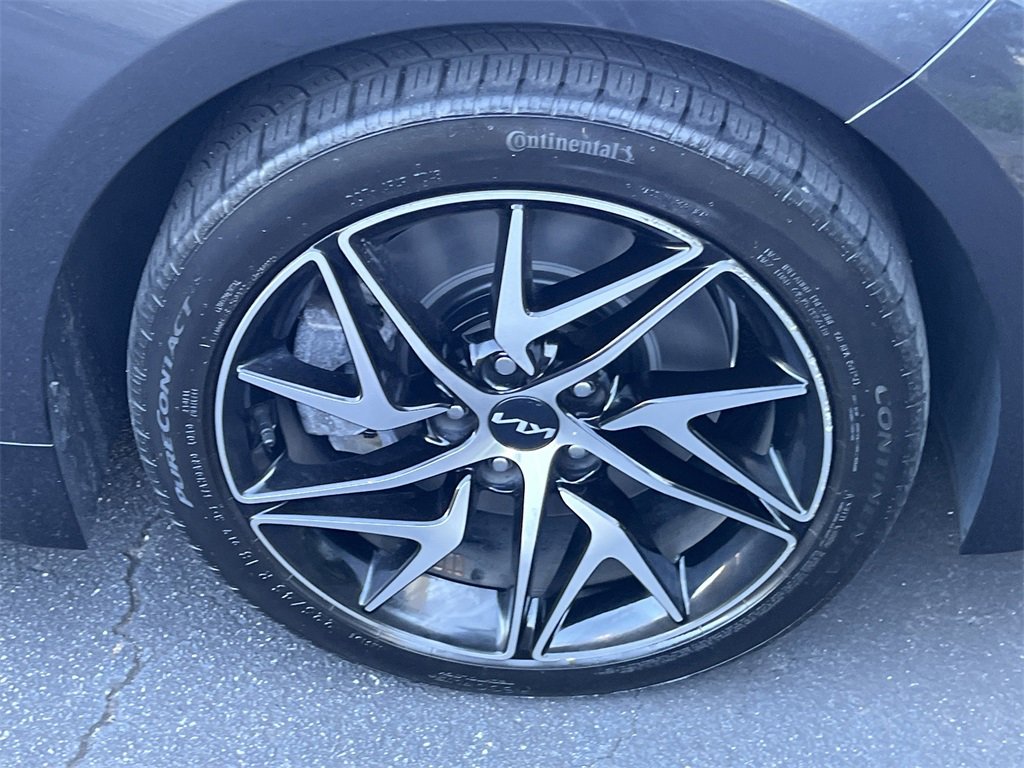 Used 2023 Kia Stinger GT-Line w/ Sun & Sound Package image 13