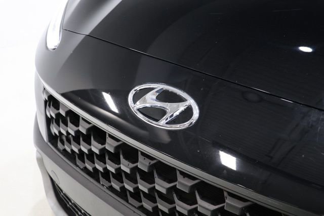 Used 2023 Hyundai Kona SE w/ Cargo Package AWD/4WD image 10