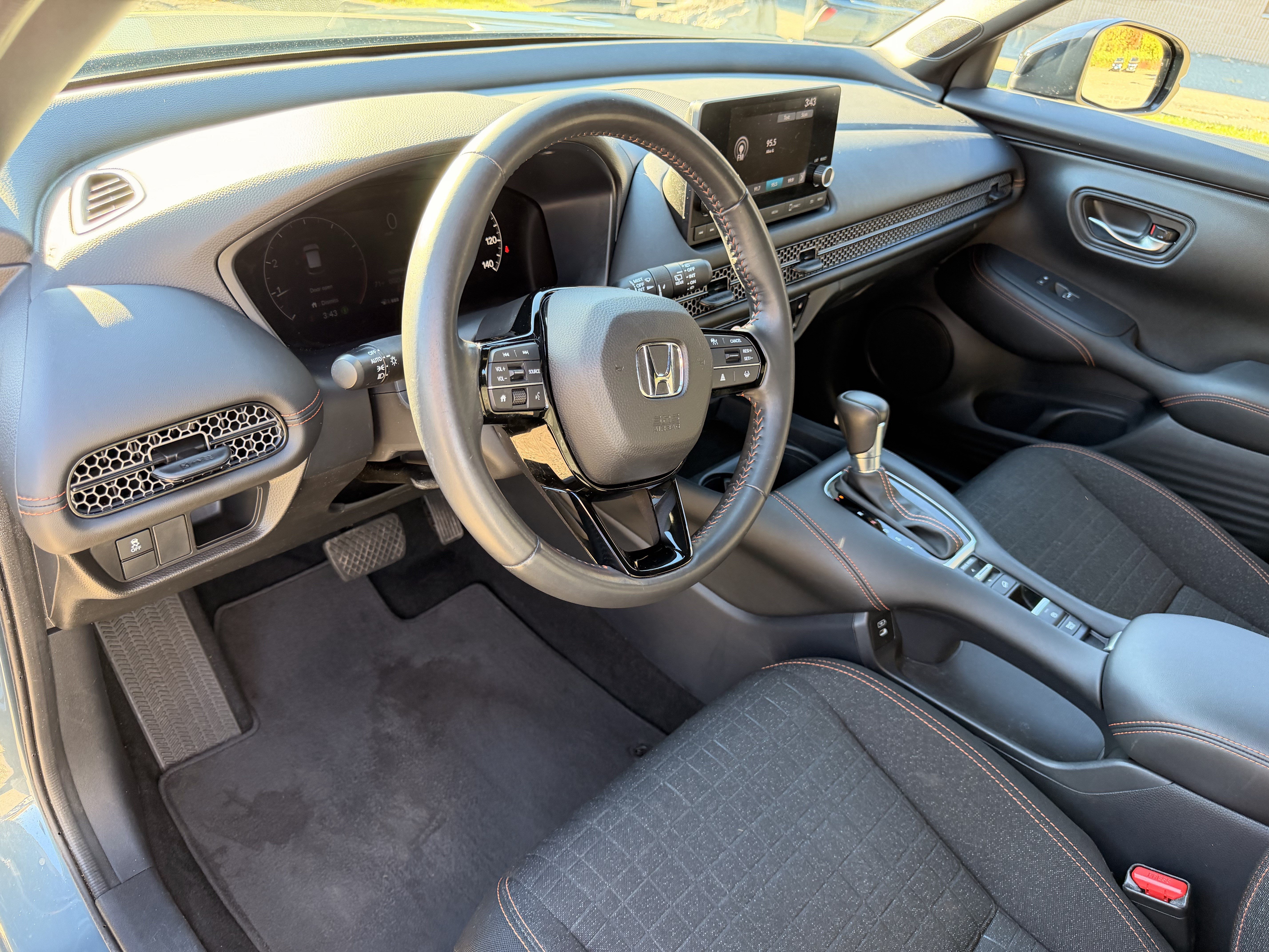 Used 2024 Honda HR-V Sport image 12