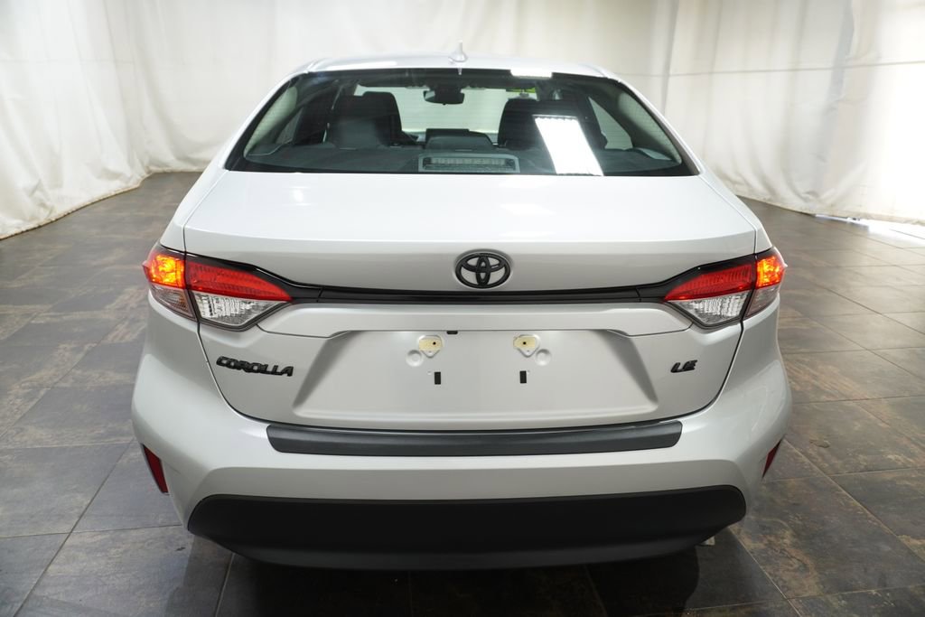 Used 2023 Toyota Corolla LE FWD image 5