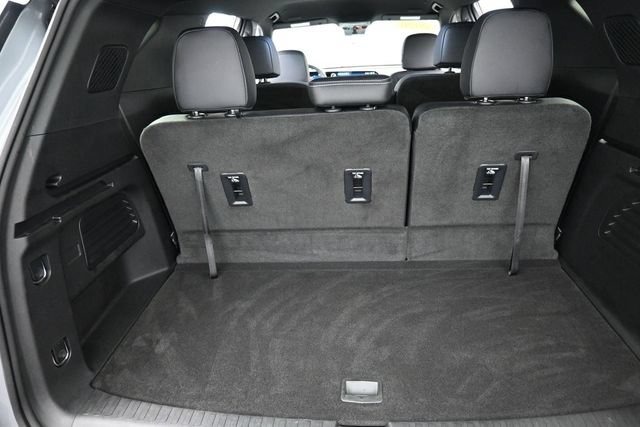 Used 2026 Chevrolet Traverse LT w/ Driver Confidence Package FWD image 29