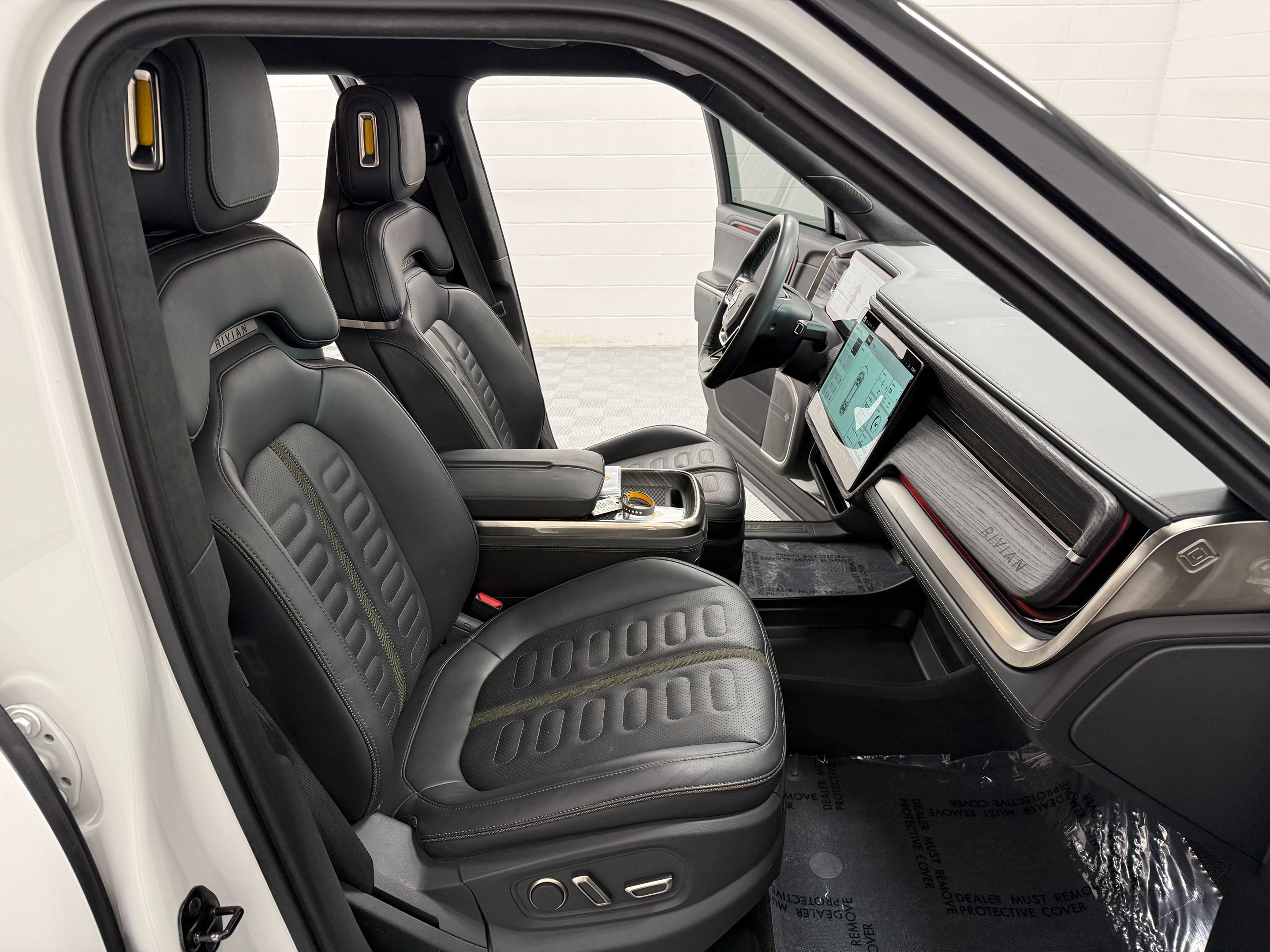 Used 2023 Rivian R1S Launch Edition Quad AWD/4WD image 20