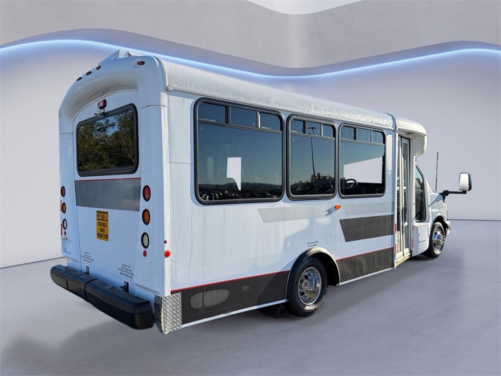Used 2014 Chevrolet Express 4500 Base w/ Shuttle Bus Package image 4