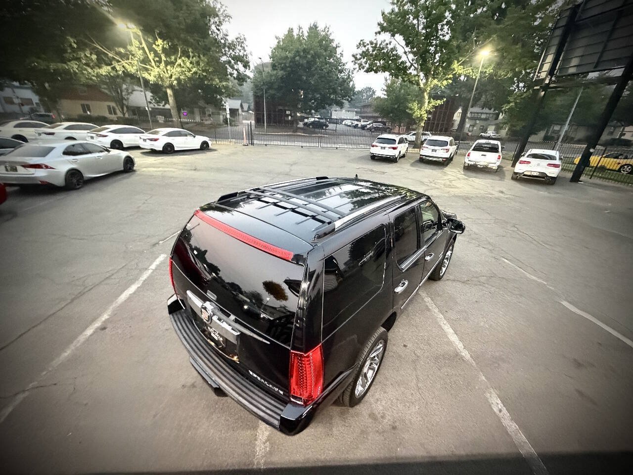 Used 2014 Cadillac Escalade Platinum AWD/4WD image 8