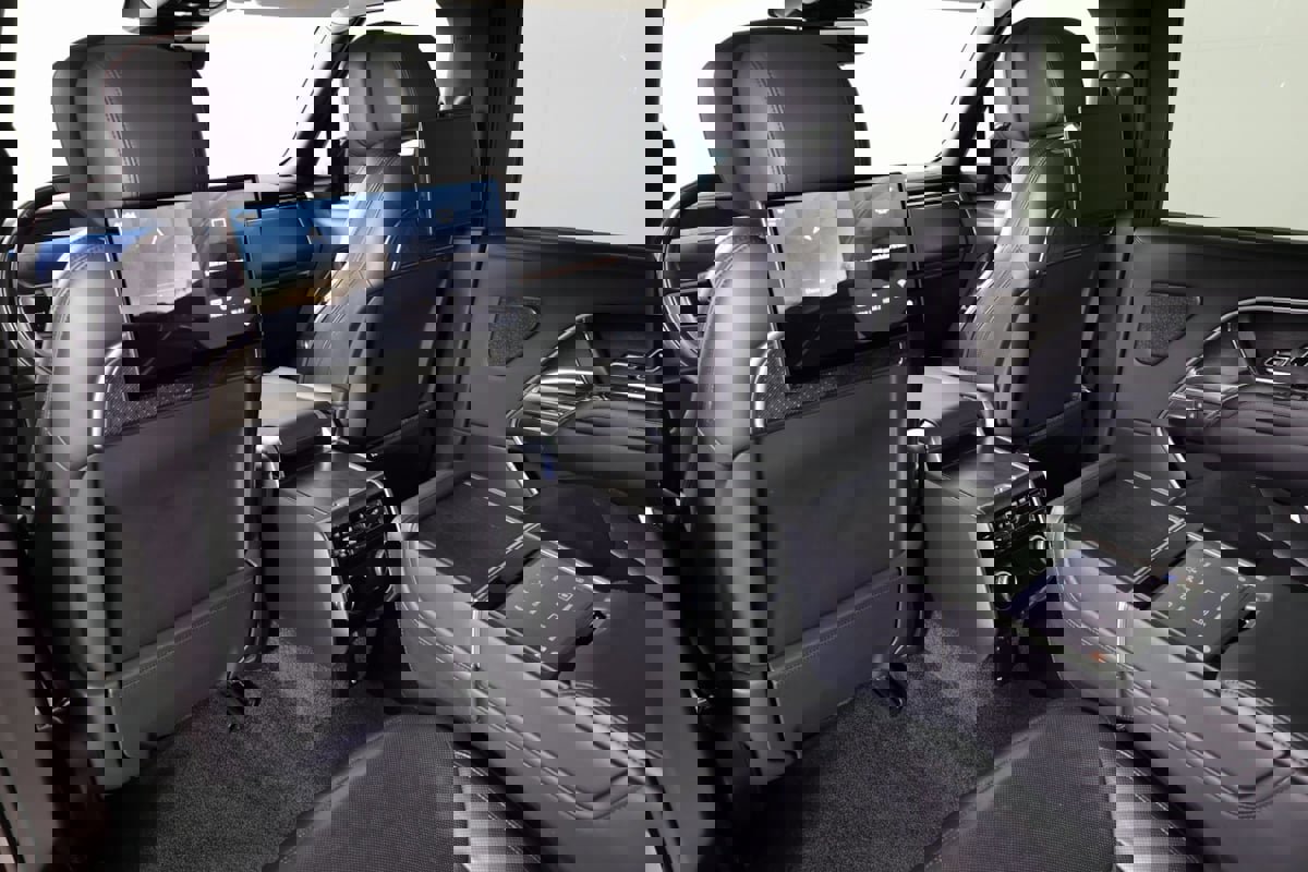 Used 2022 Land Rover Range Rover Long Wheelbase First Edition image 56