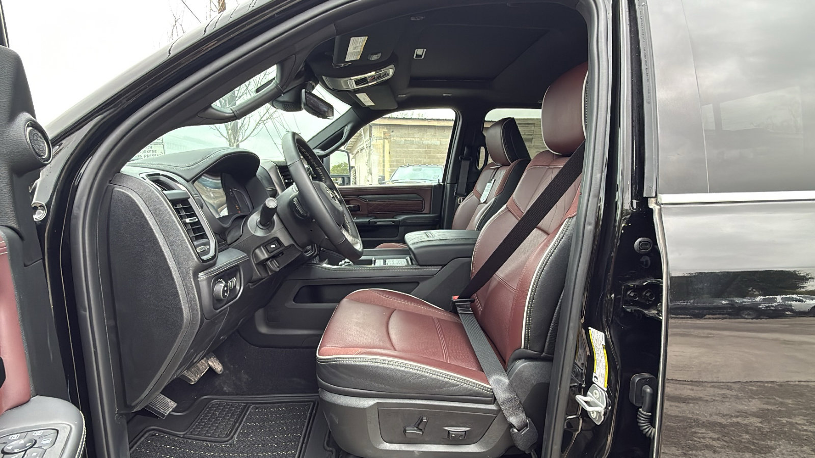 New 2025 RAM 2500 Limited AWD/4WD image 7