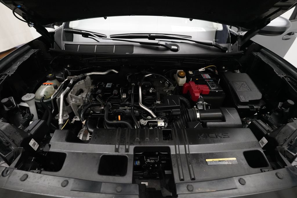 Certified 2025 Nissan Kicks SV image 3