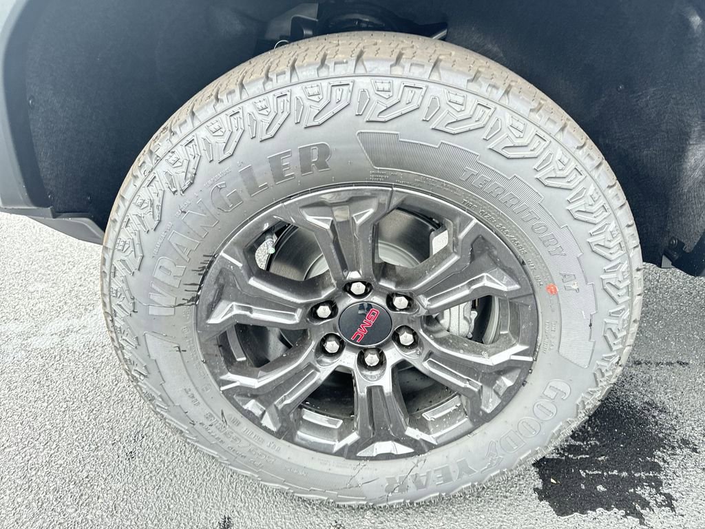Used 2024 GMC Canyon Elevation image 16