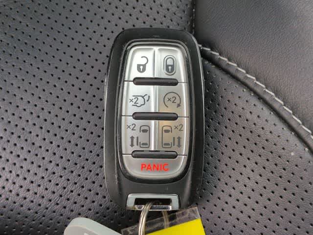 Used 2022 Chrysler Pacifica Limited w/ Uconnect Theater Family Group AWD/4WD image 37
