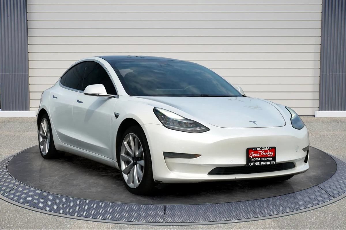 Used 2019 Tesla Model 3 Standard Range RWD image 1
