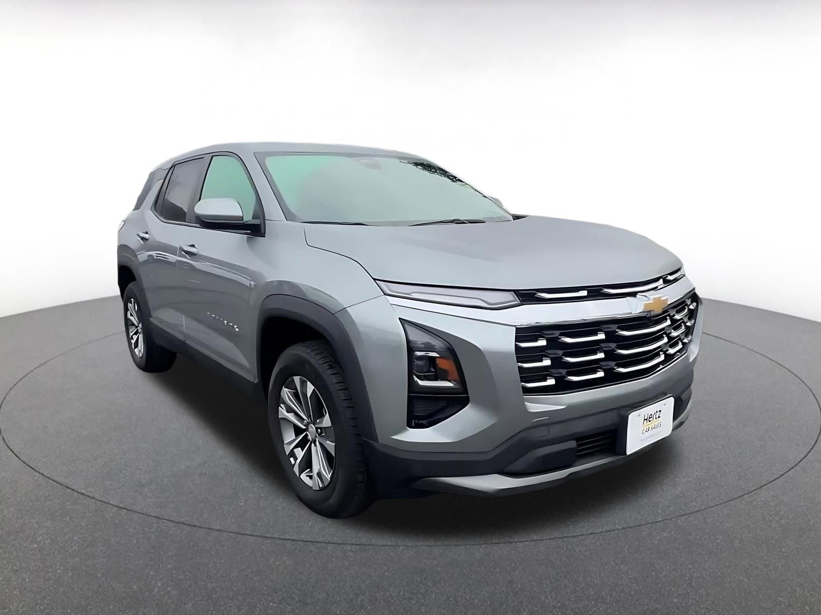 Used 2025 Chevrolet Equinox LT image 3