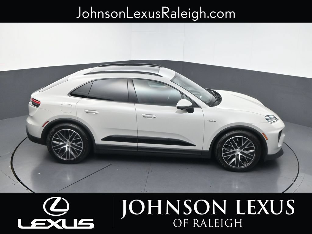 Used 2026 Porsche Macan 4 Electric AWD/4WD image 28