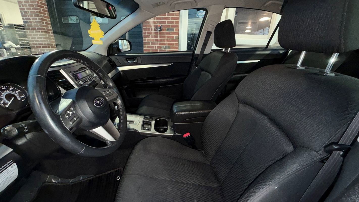 Used 2010 Subaru Legacy 2.5i Premium image 9