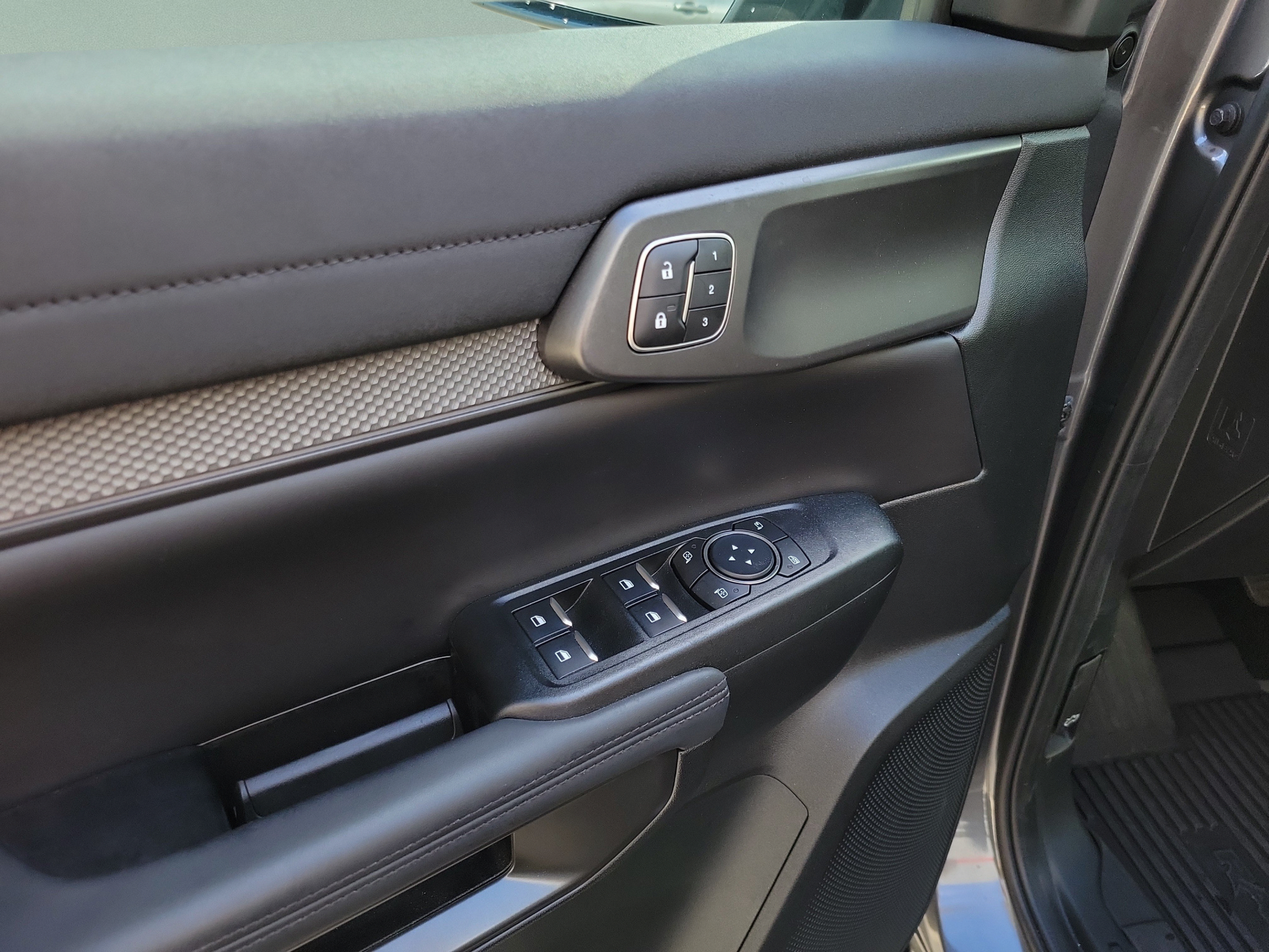 Used 2025 Ford Ranger Raptor AWD/4WD image 7