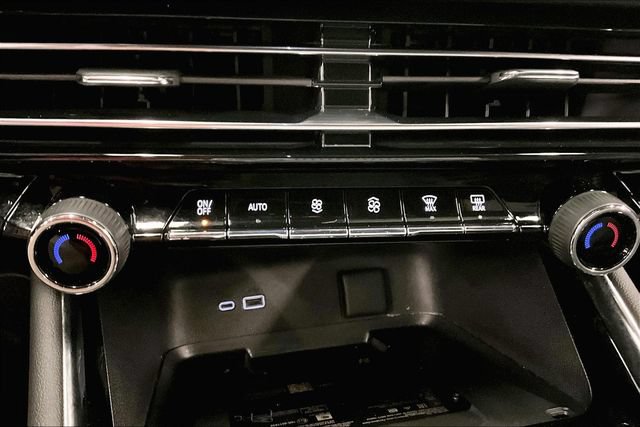 Used 2025 Chevrolet Traverse RS w/ LPO, Floor Liner Package AWD/4WD image 31