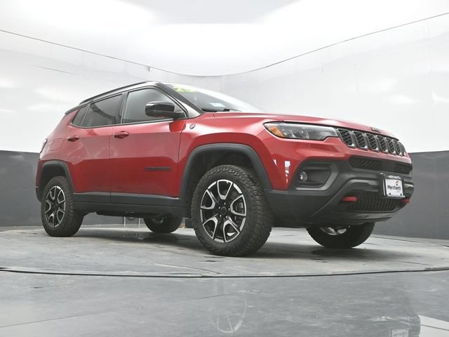 Used 2025 Jeep Compass Trailhawk AWD/4WD image 37