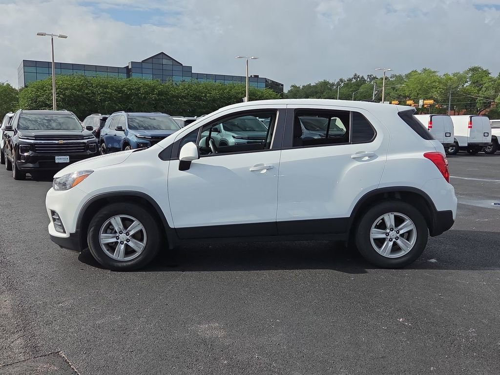 Used 2022 Chevrolet Trax LS w/ Tint and Cruise Package FWD image 14