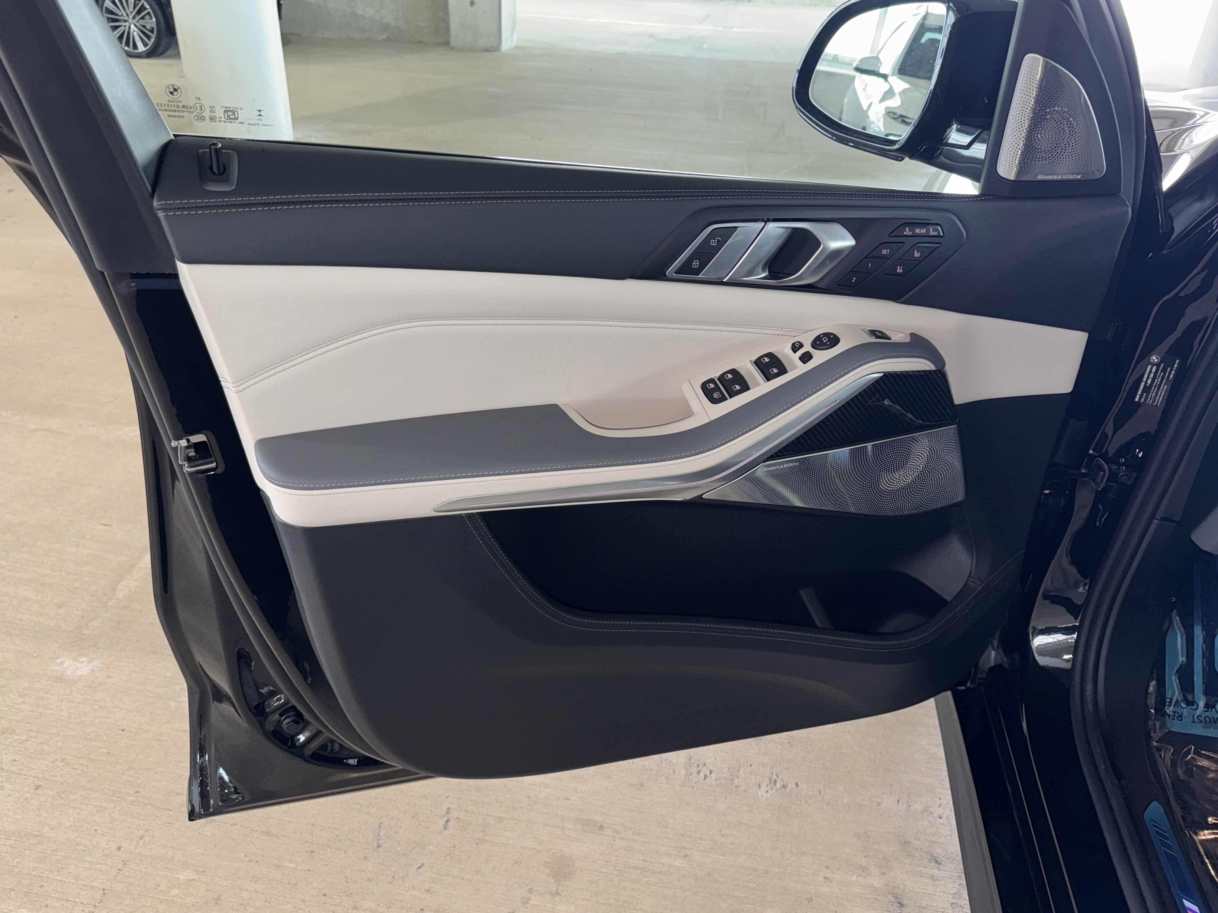 New 2026 BMW X7 M60i image 13