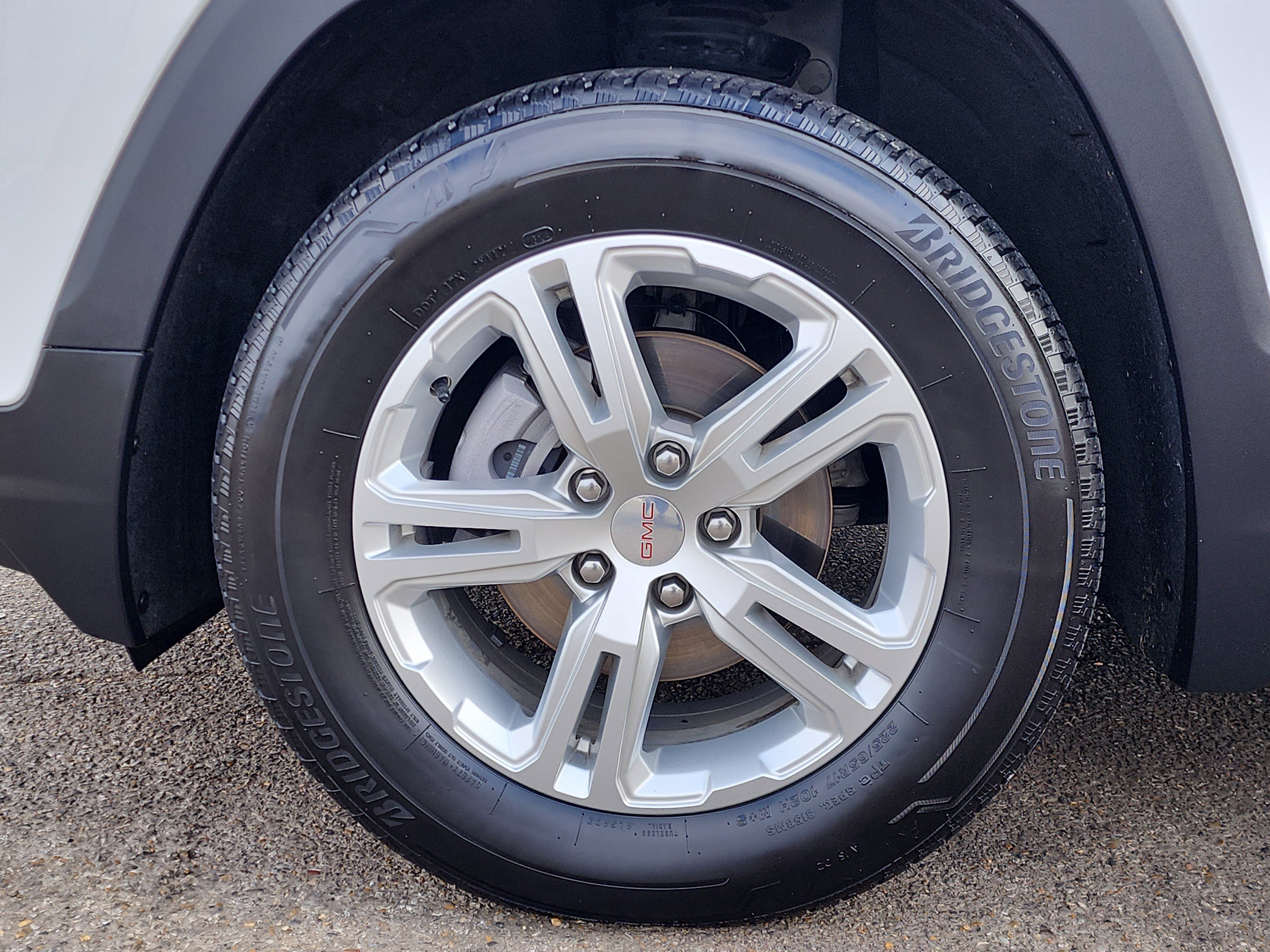 Used 2024 GMC Terrain SLE image 9