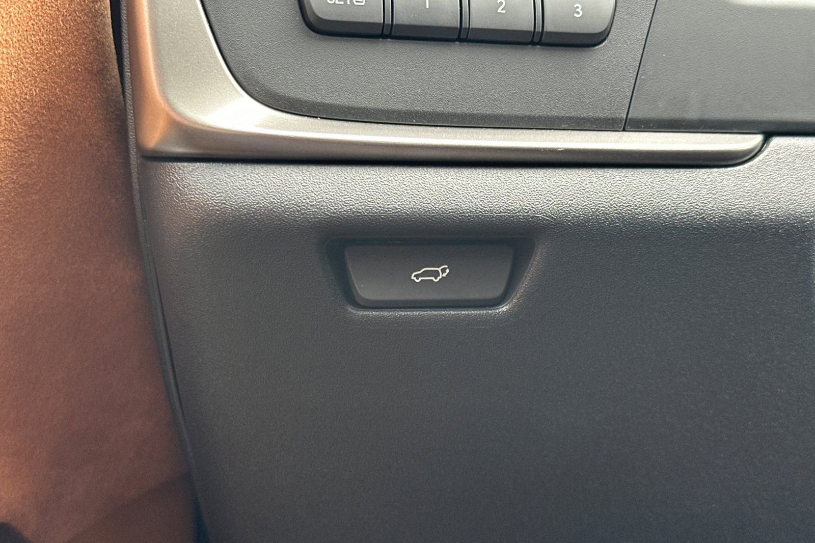 Used 2023 Lexus RZ 450e Premium image 33