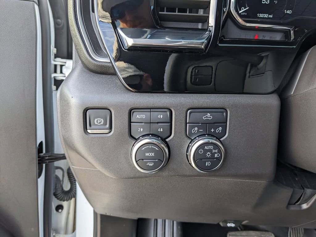 Used 2024 GMC Sierra 1500 Elevation image 25