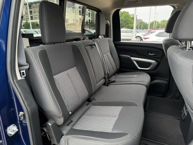 Used 2021 Nissan Titan SV w/ SV Convenience Package AWD/4WD image 16