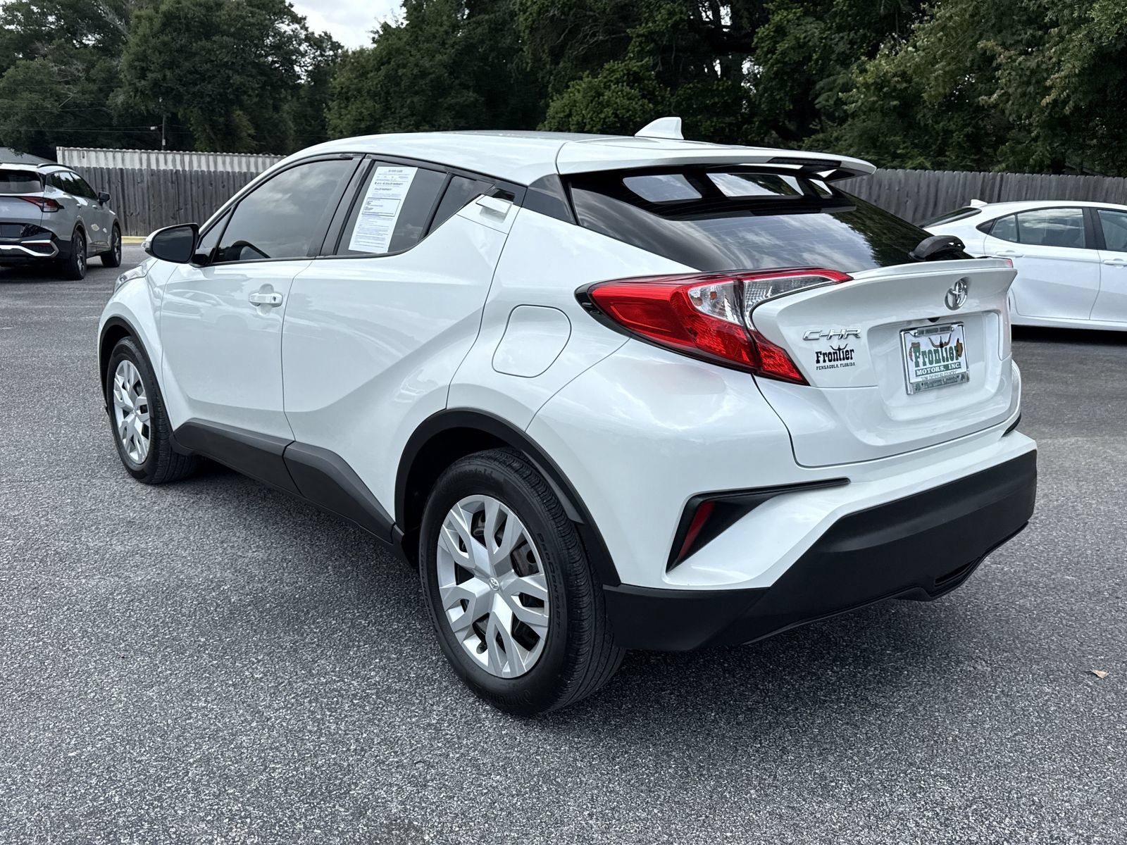 Used 2021 Toyota C-HR LE FWD image 3