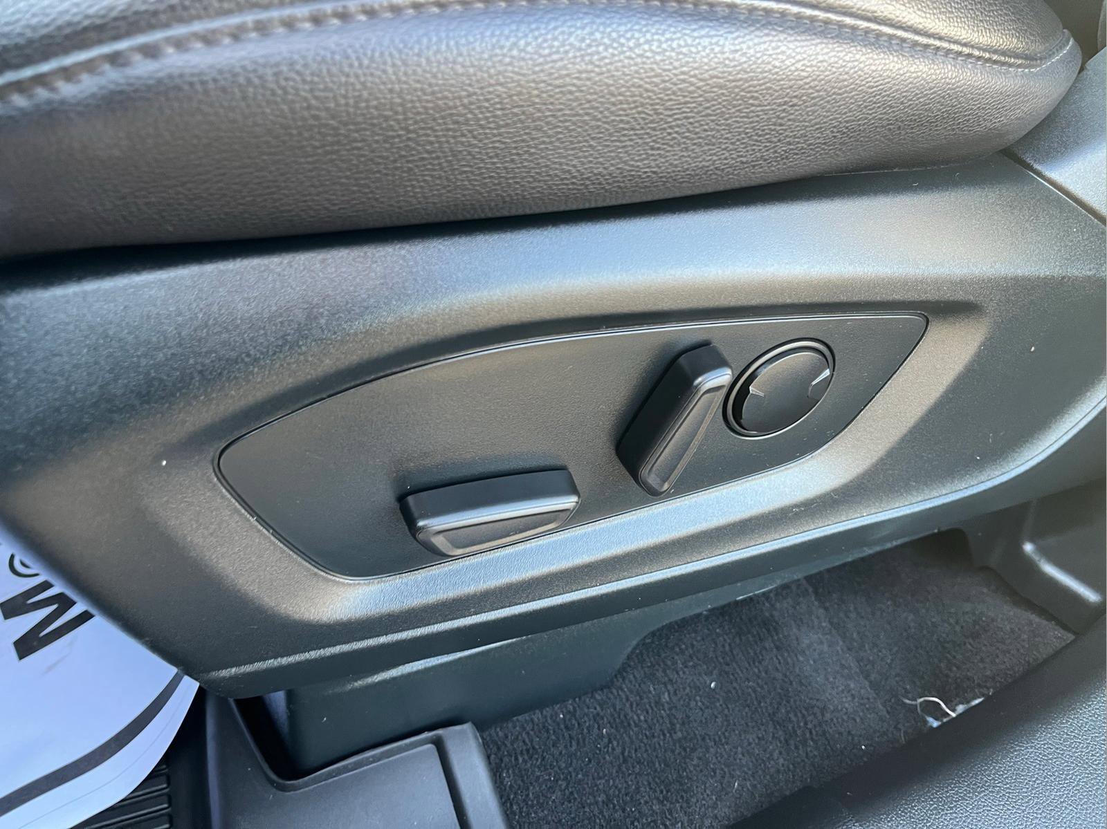 Used 2024 Ford Explorer ST-Line w/ Class IV Trailer Tow Package image 11