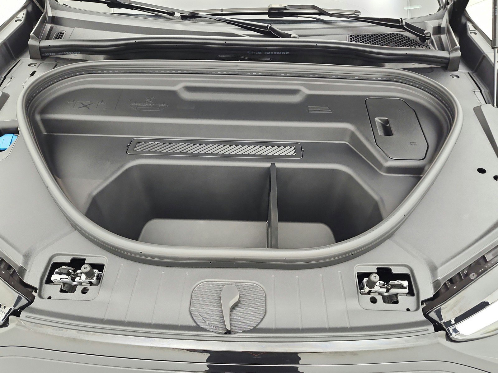 Used 2025 Audi Q6 e-tron Premium Plus w/ Premium Plus image 18