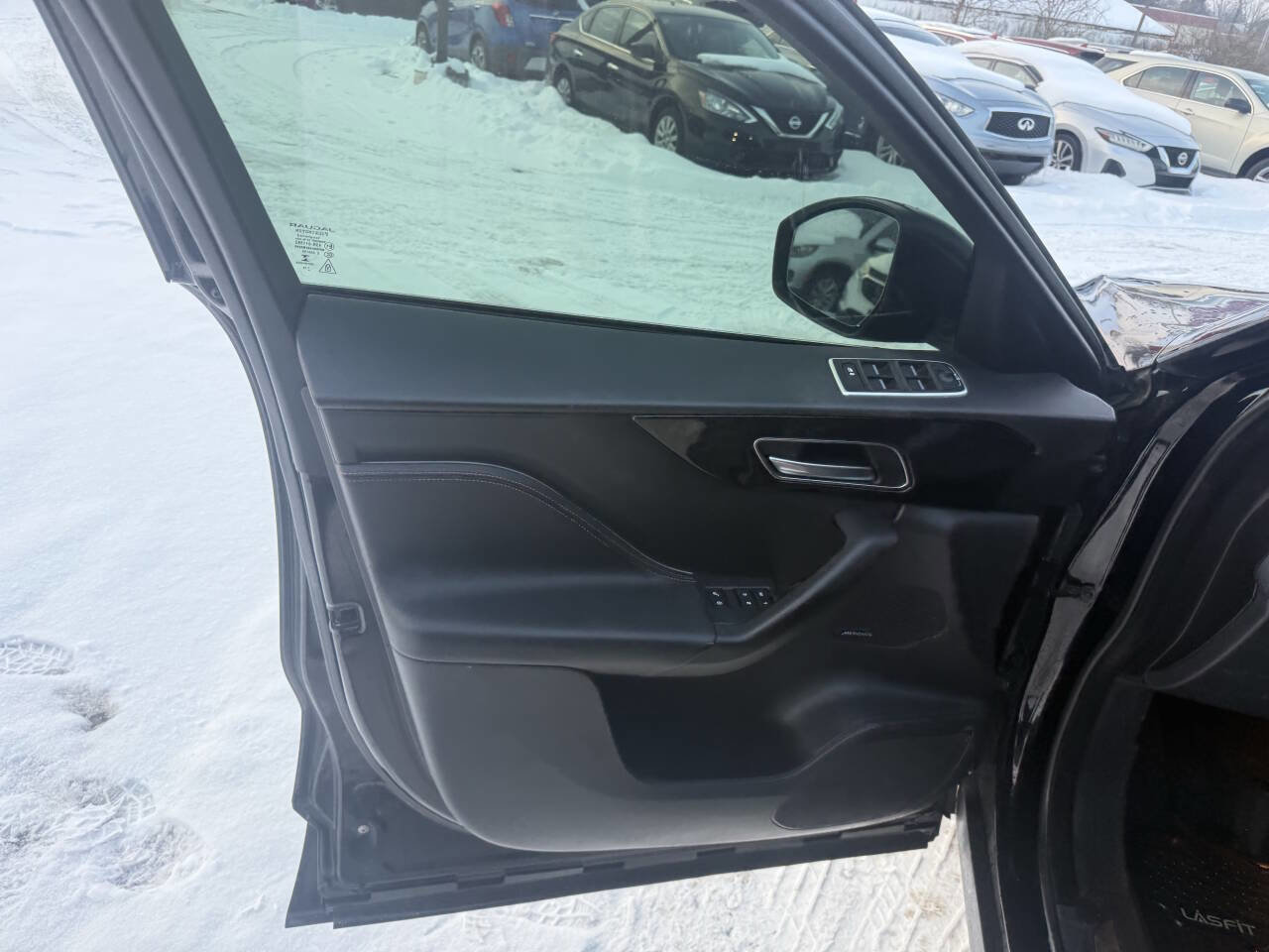 Used 2020 Jaguar F-PACE Prestige image 22