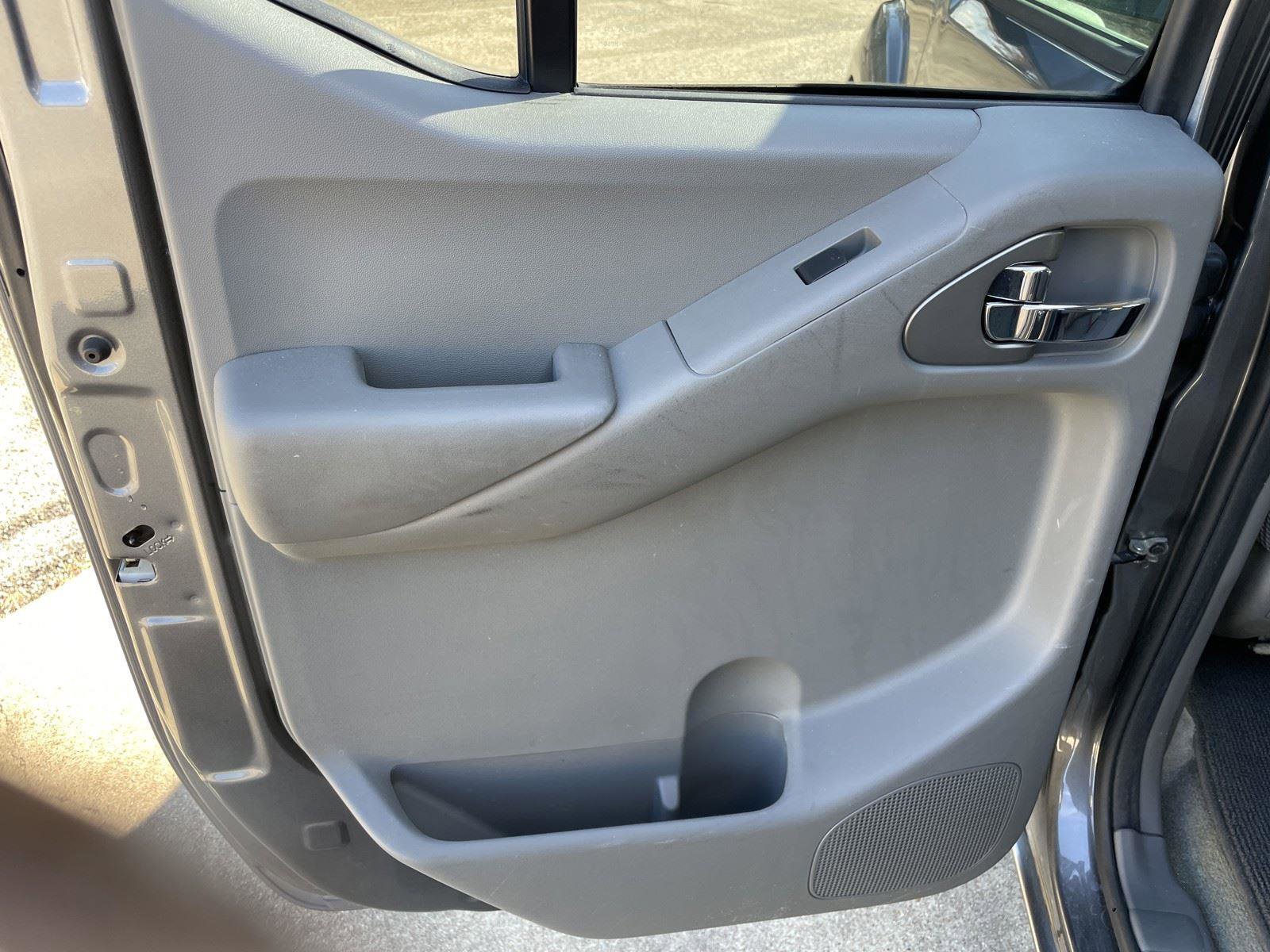 Used 2017 Nissan Frontier SV w/ SV Value Truck Package image 32